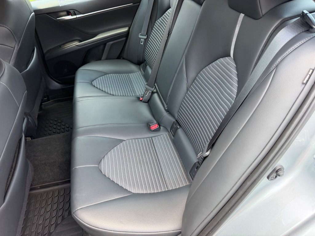 2023 Toyota Camry SE - Photo 9