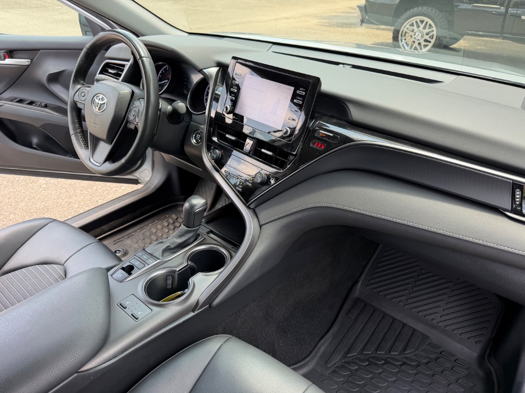 2023 Toyota Camry SE - Photo 14