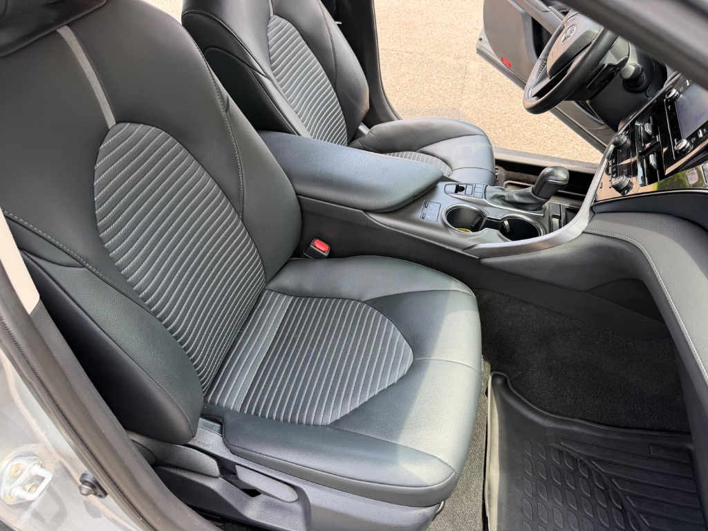 2023 Toyota Camry SE - Photo 13