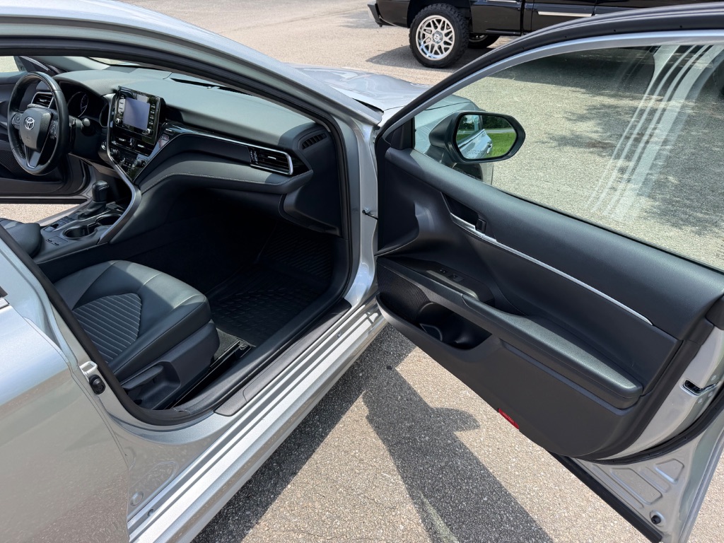 2023 Toyota Camry SE - Photo 12