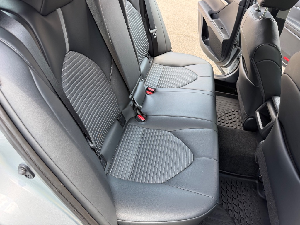 2023 Toyota Camry SE - Photo 11