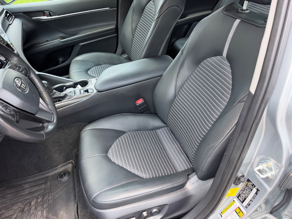 2023 Toyota Camry SE - Photo 6