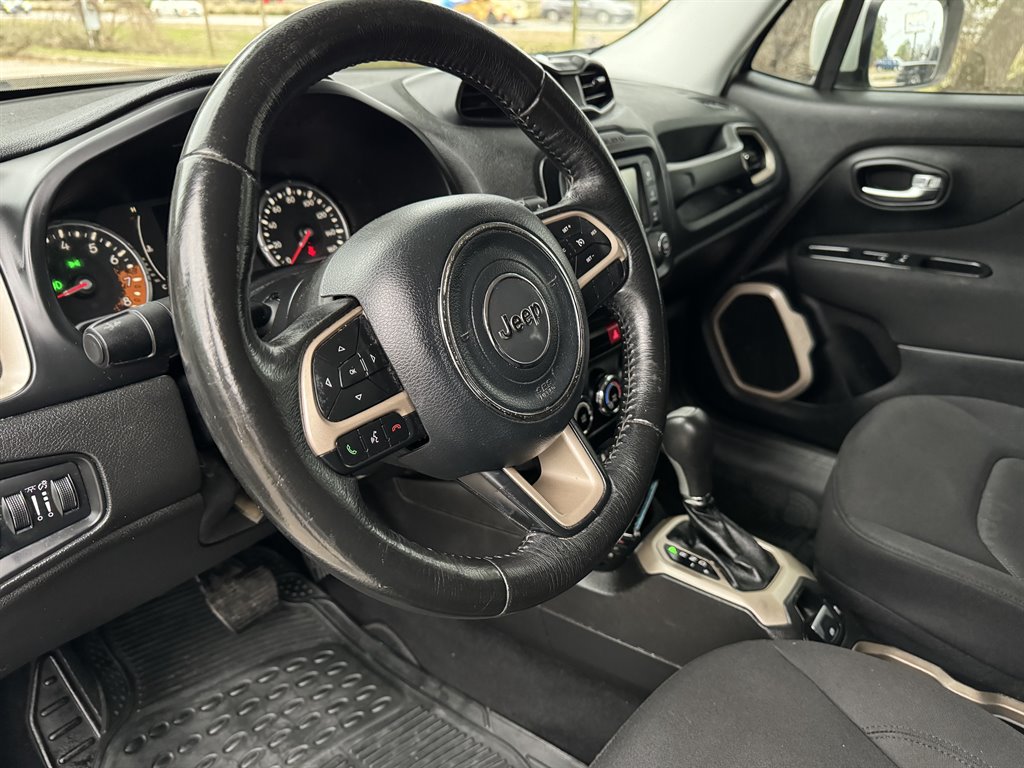 2016 Jeep Renegade Latitude photo 8