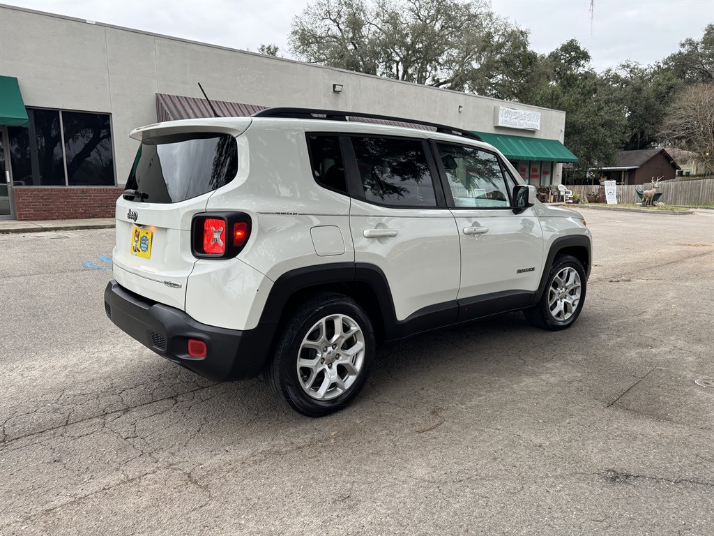 2016 Jeep Renegade Latitude photo 4