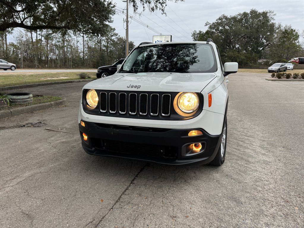 2016 Jeep Renegade Latitude photo 2