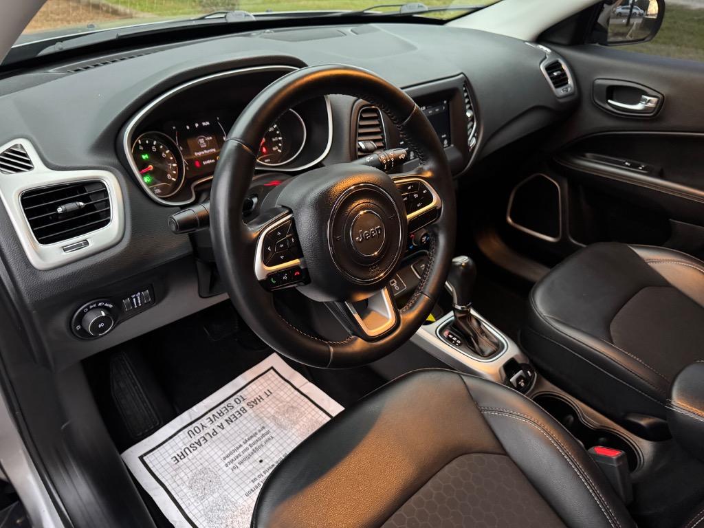 2019 Jeep Compass Latitude photo 9