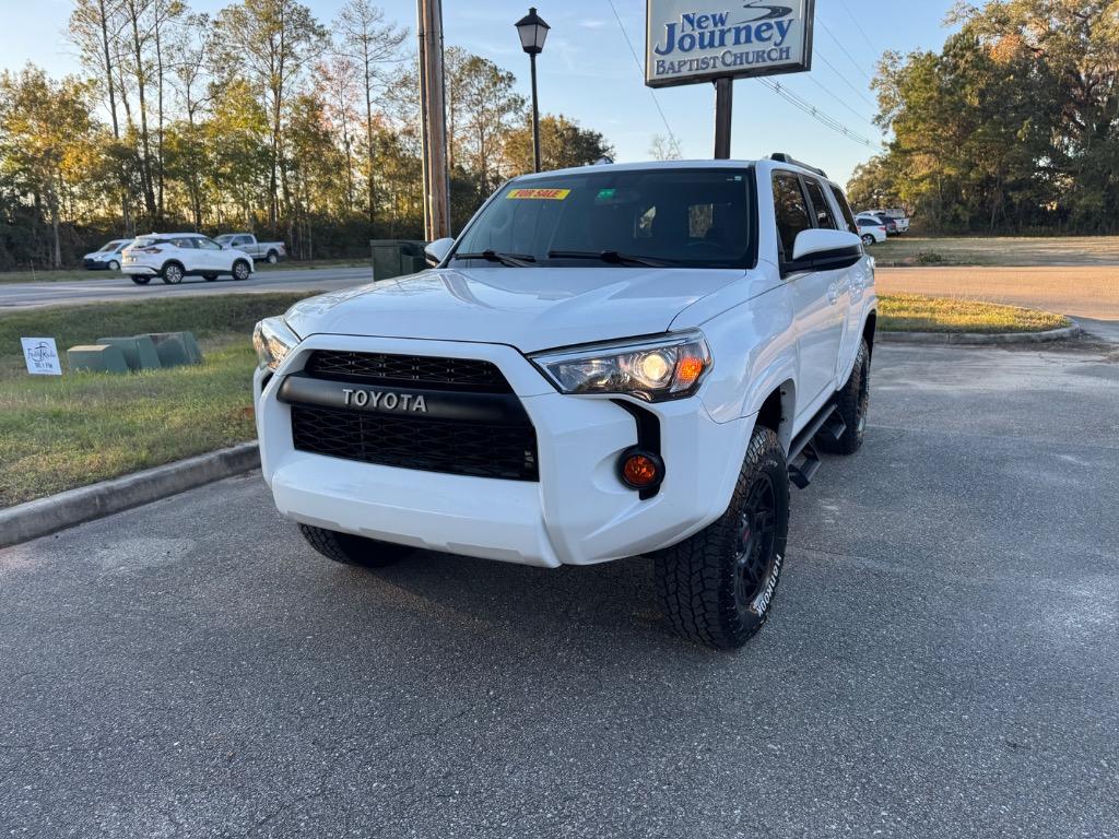 2019 Toyota 4Runner SR5 photo 4