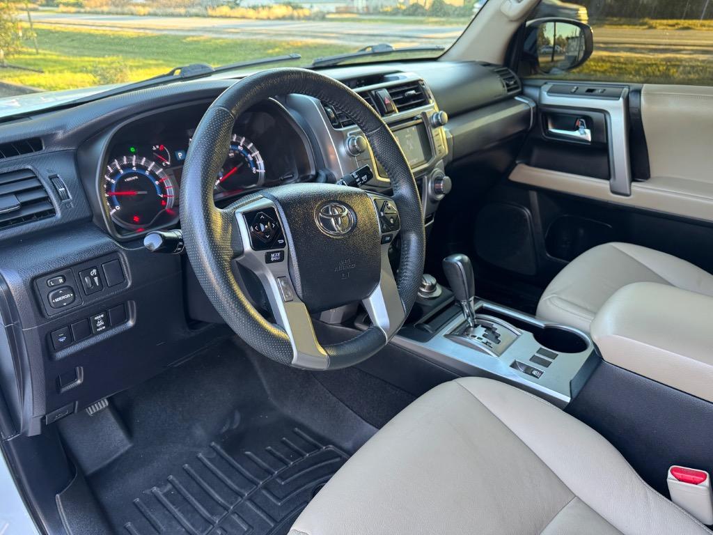 2019 Toyota 4Runner SR5 photo 12