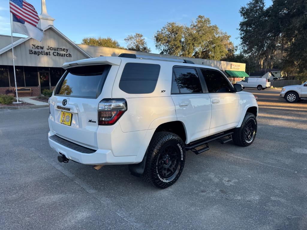 2019 Toyota 4Runner SR5 photo 6