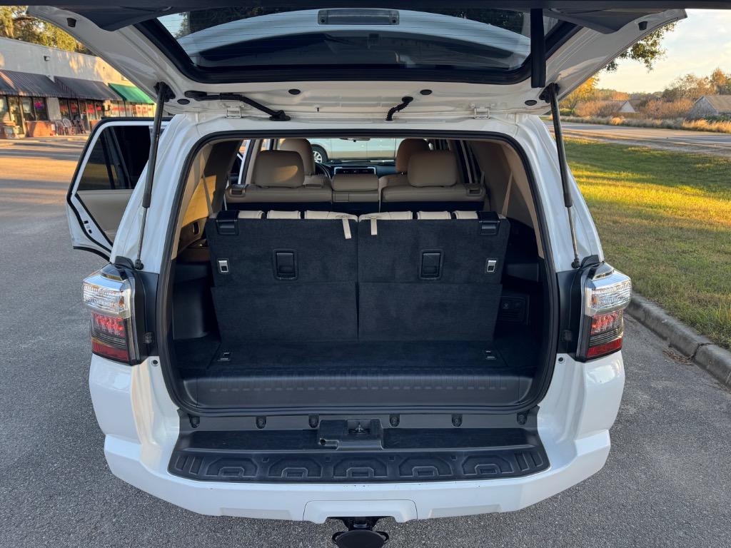 2019 Toyota 4Runner SR5 photo 16