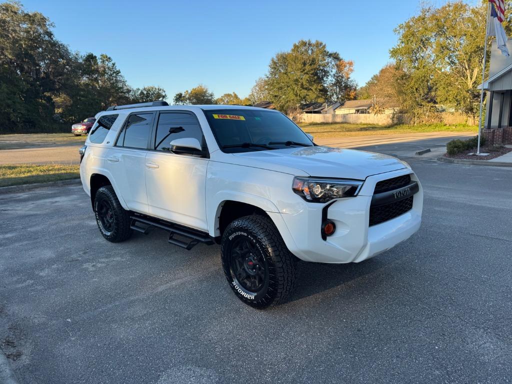 2019 Toyota 4Runner SR5 photo 5