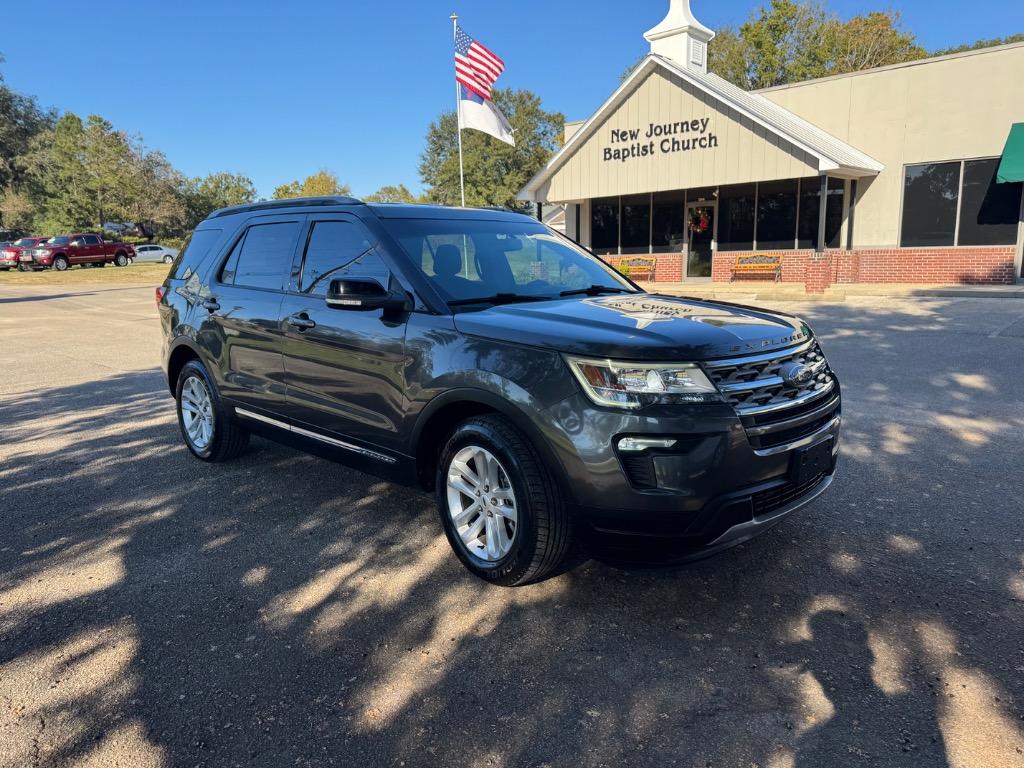 2018 Ford Explorer XLT photo 3