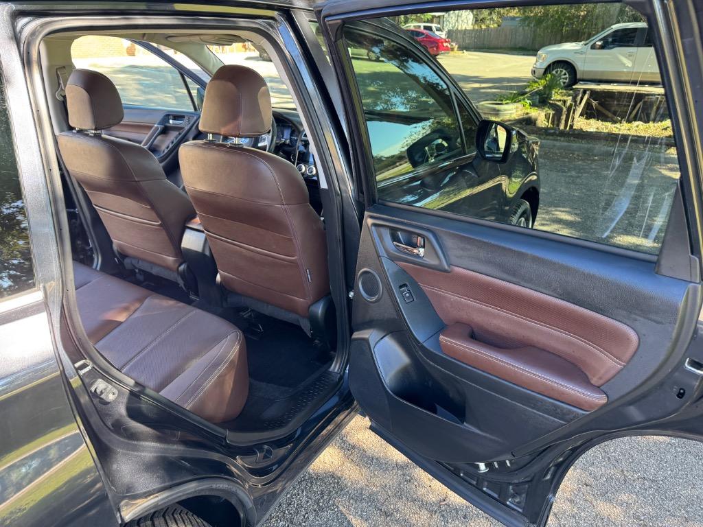 2018 Subaru Forester Touring photo 14