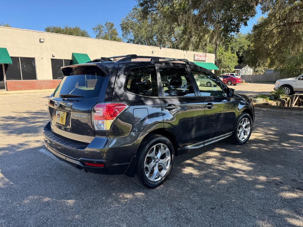 2018 Subaru Forester Touring photo 4