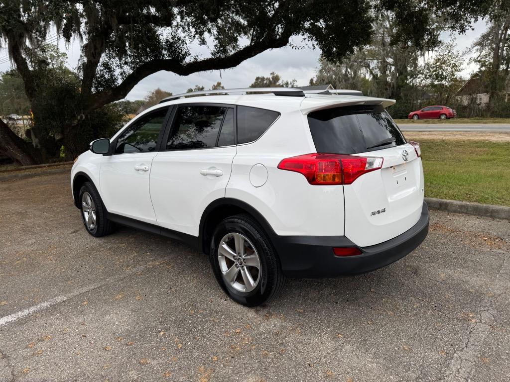 2015 Toyota RAV4 XLE photo 6