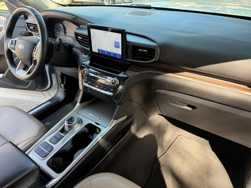 2021 Ford Explorer Limited - Photo 17